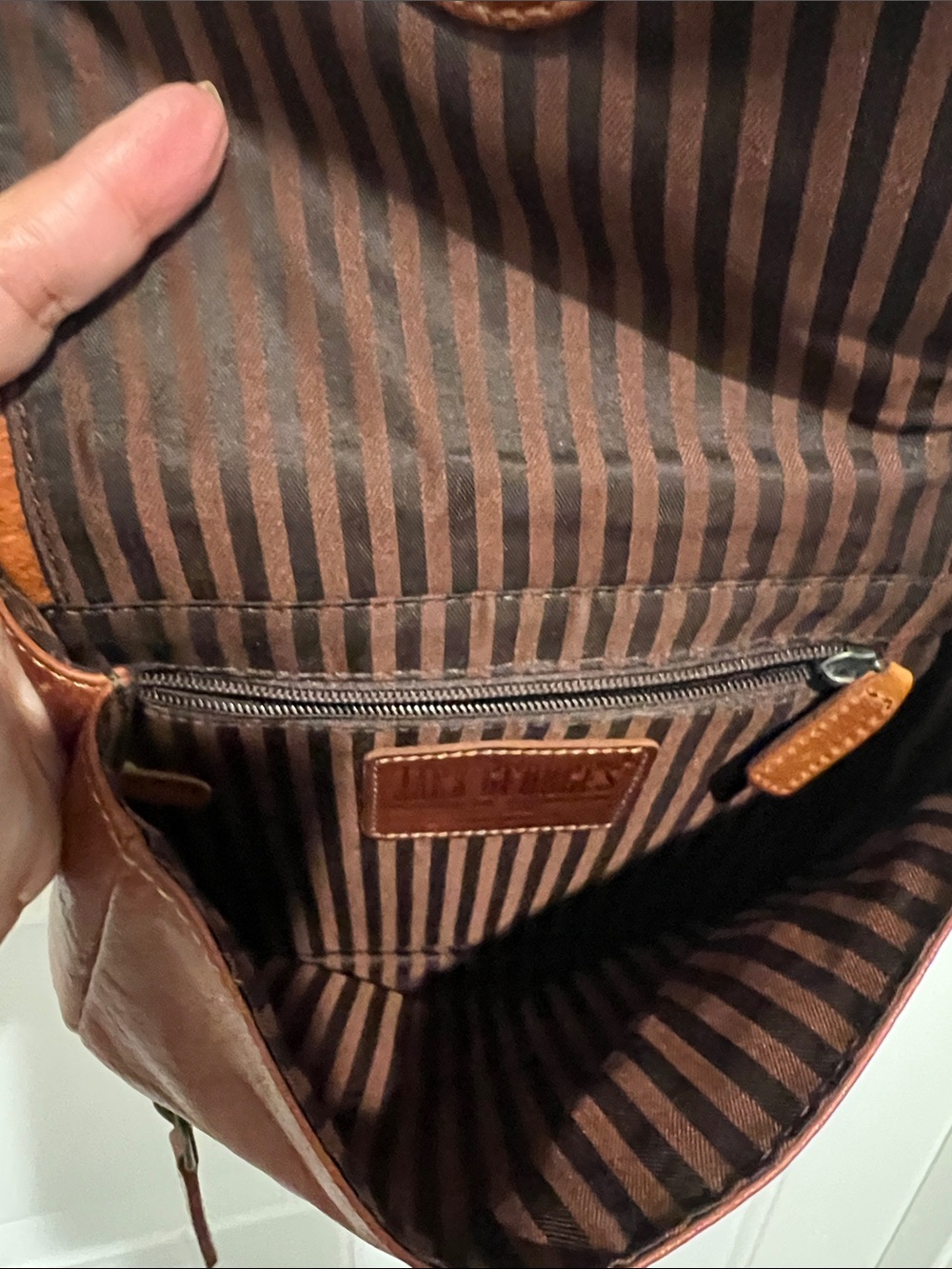 Jack George women brown leather crossbody bag. - Picture 4 of 14